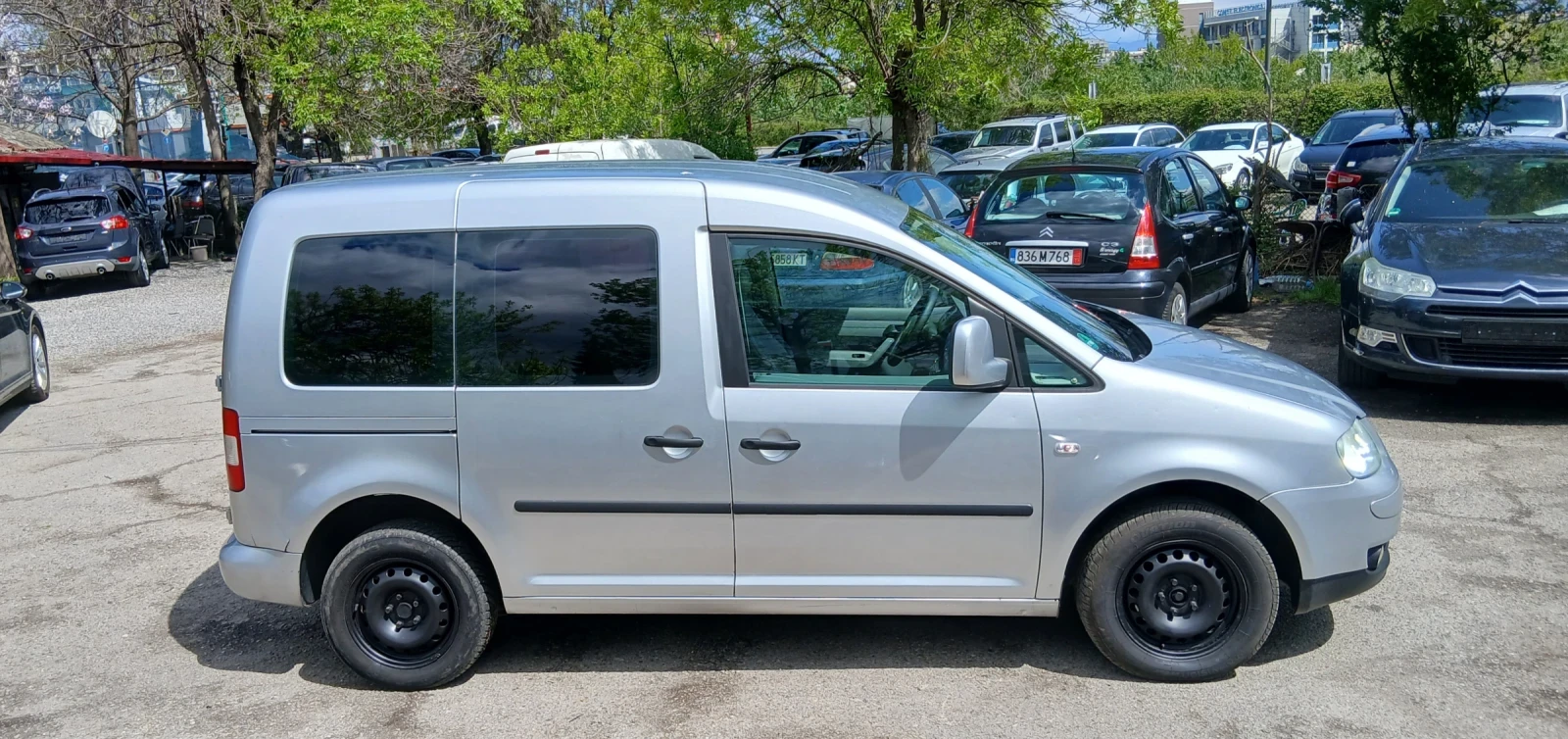 VW Caddy 1.9 105 к.с 5 места клима , снимка 4 - Автомобили и джипове - 54399967