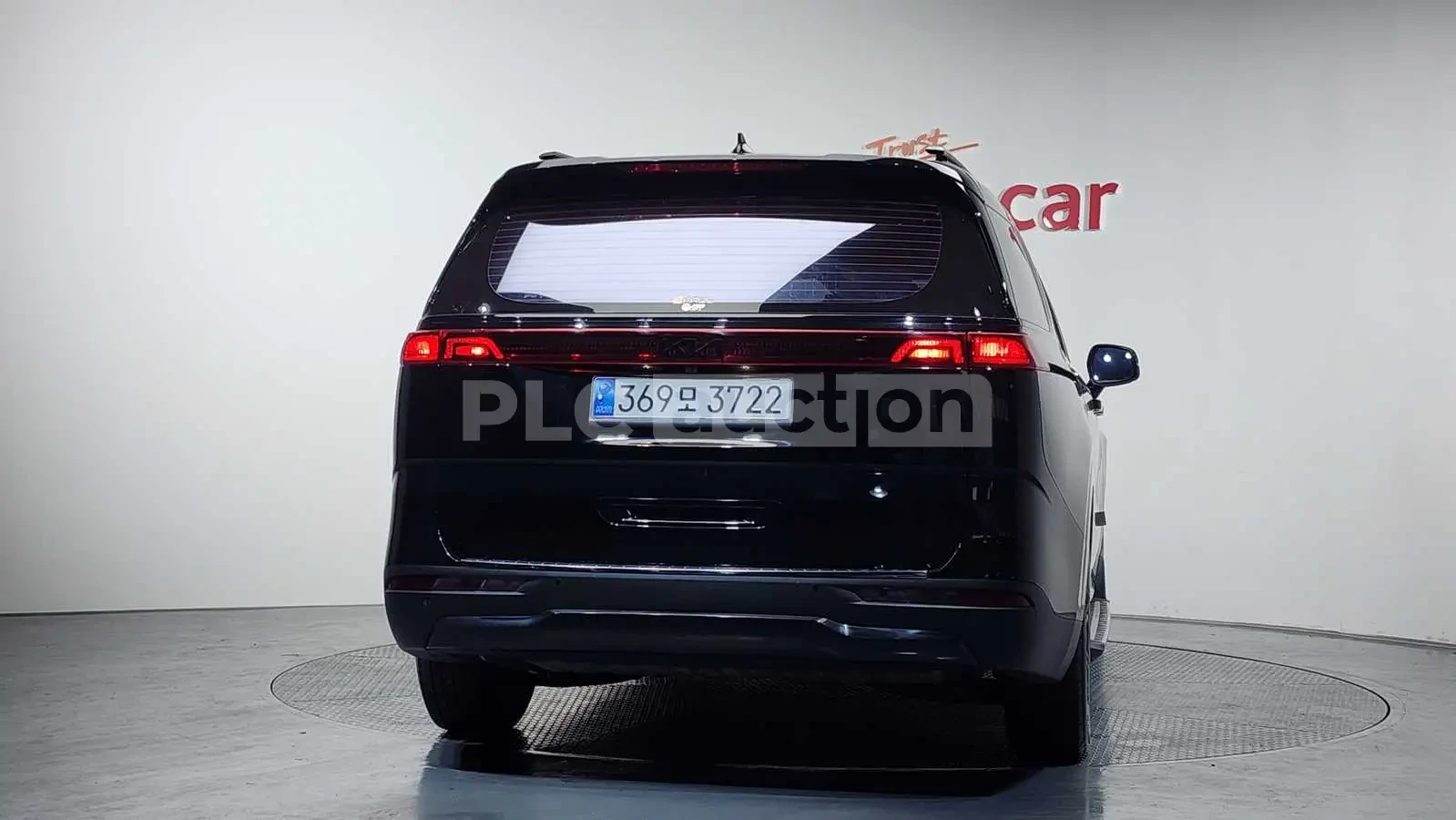 Kia Carnival * АВТОКРЕДИТ БЕЗ ПЪРВОНАЧАЛНА ВНОСКА, снимка 4 - Автомобили и джипове - 54565364