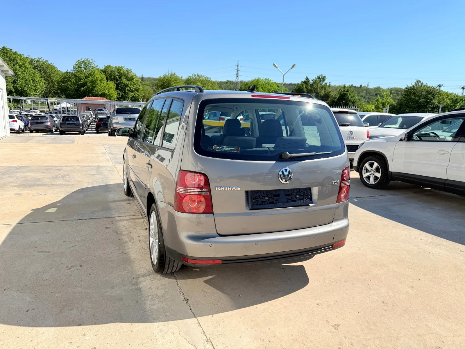 VW Touran 1.9tdi 105k.c* Navi* 6sk* Facelife* 7mesta* * , снимка 5 - Автомобили и джипове - 54587110