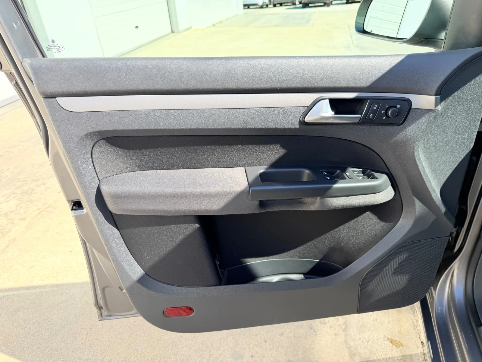 VW Touran 1.9tdi 105k.c* Navi* 6sk* Facelife* 7mesta* * , снимка 17 - Автомобили и джипове - 54587110