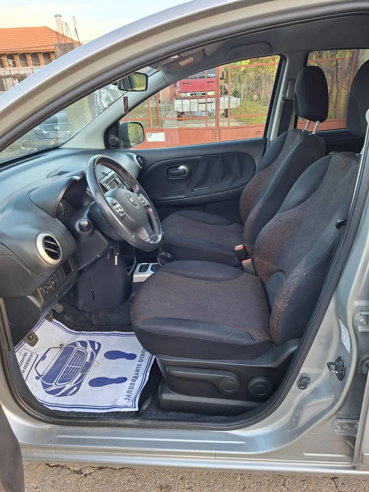 Nissan Note 1.4i-90кс, снимка 8 - Автомобили и джипове - 54689076