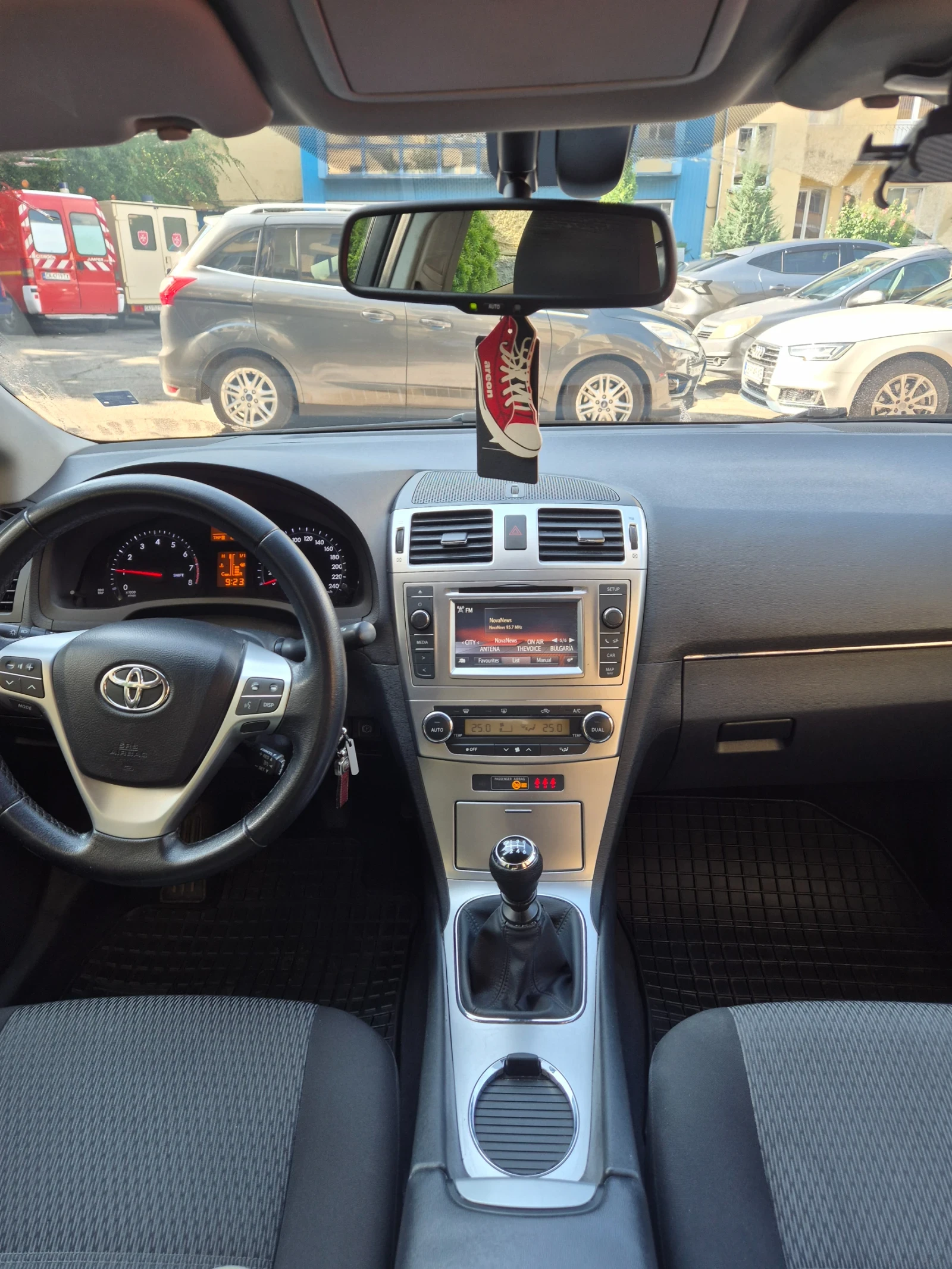 Toyota Avensis, снимка 4 - Автомобили и джипове - 54995287