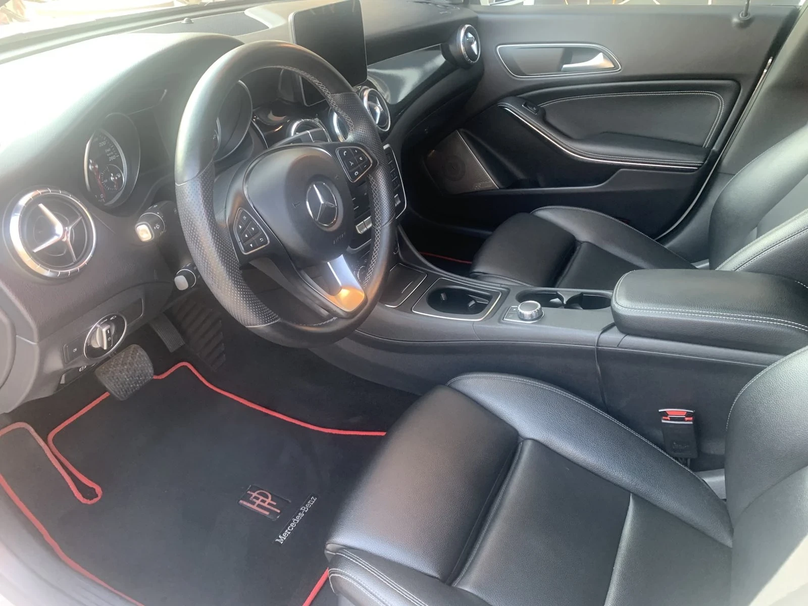 Mercedes-Benz CLA 250 4MATIC Фейслифт Burmester, снимка 10 - Автомобили и джипове - 55413592