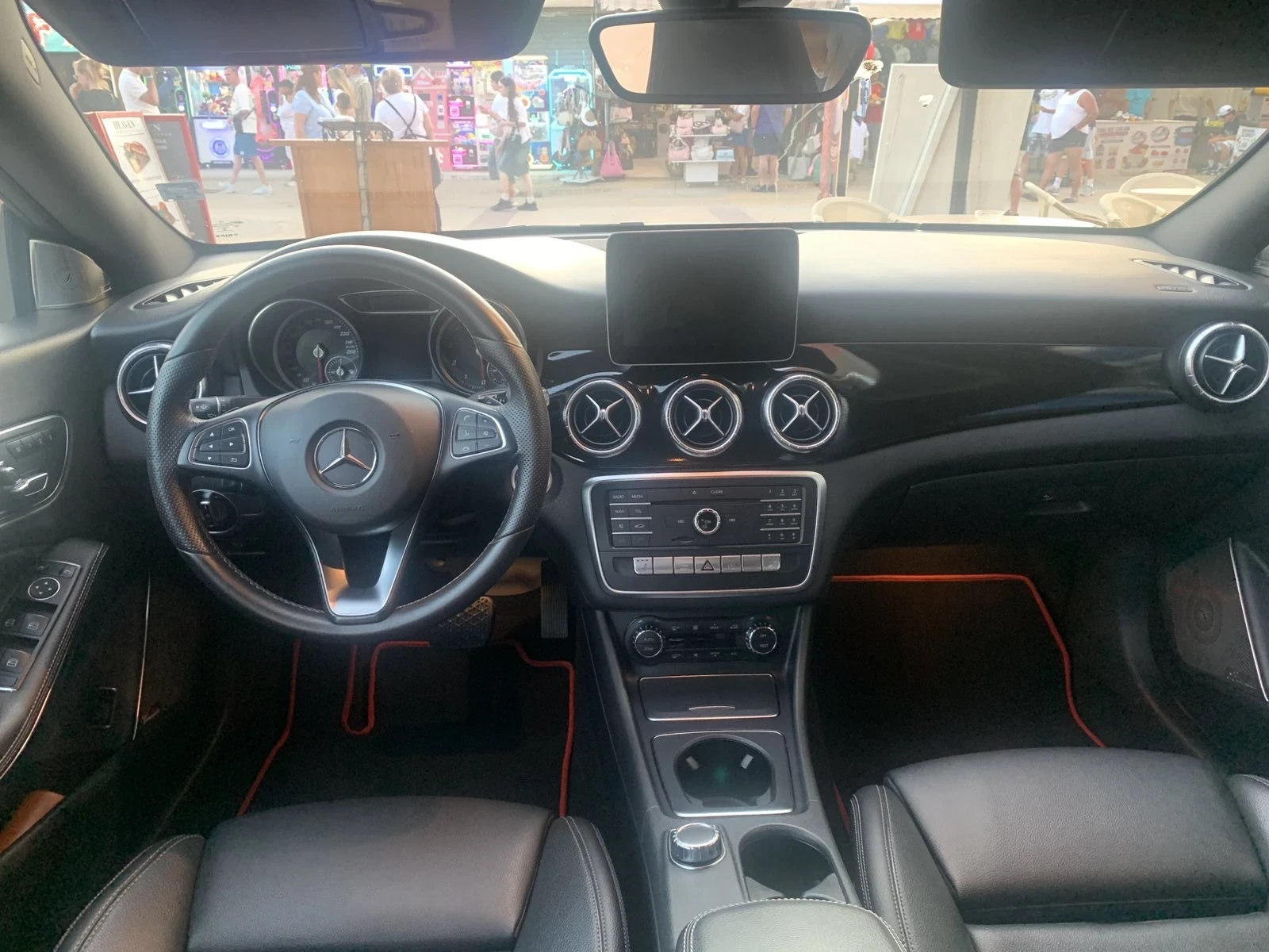 Mercedes-Benz CLA 250 4MATIC Фейслифт Burmester, снимка 7 - Автомобили и джипове - 55413592