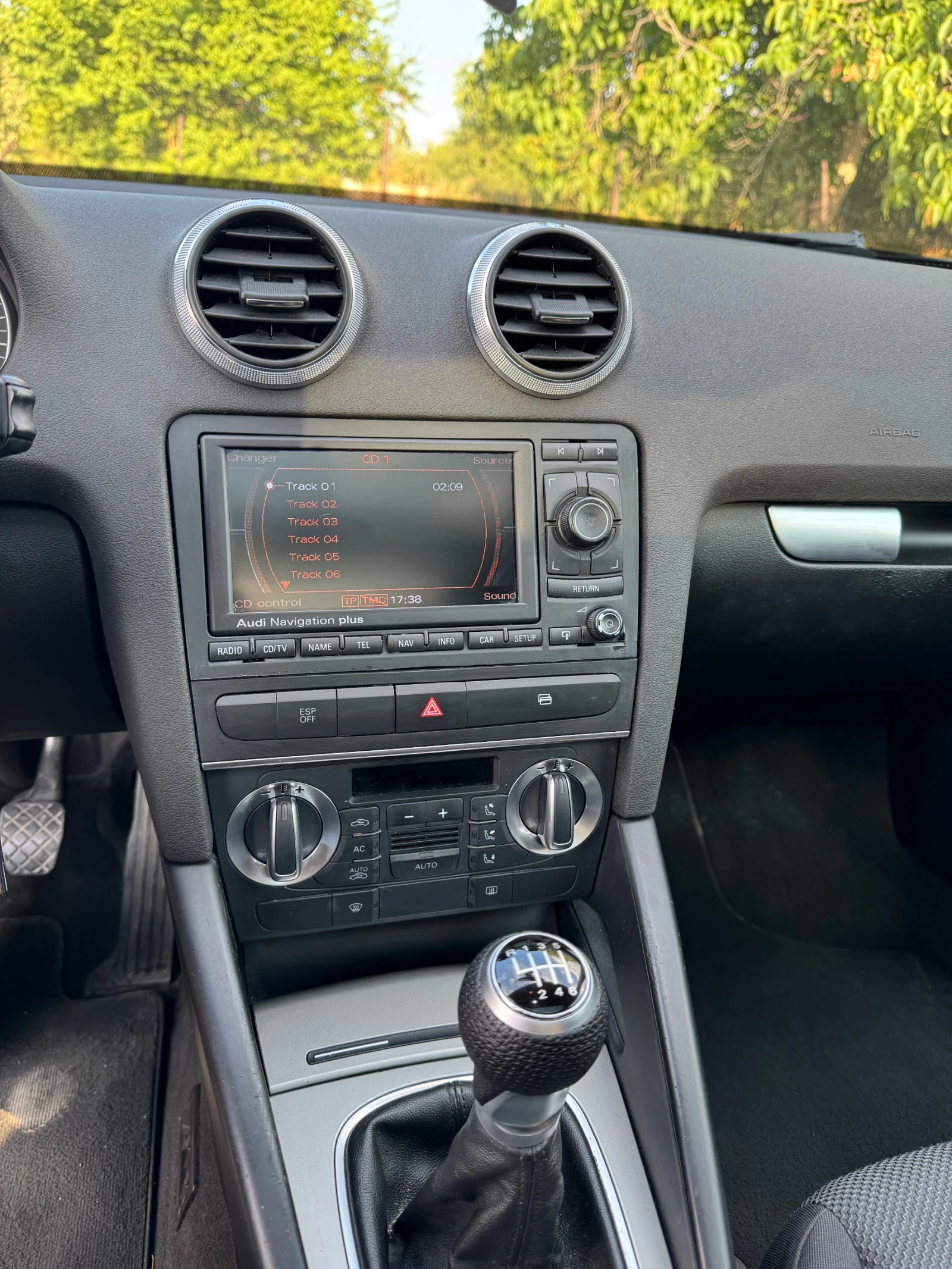 Audi A3 2.0TDI 140HP Sportback Pano , снимка 12 - Автомобили и джипове - 55607023