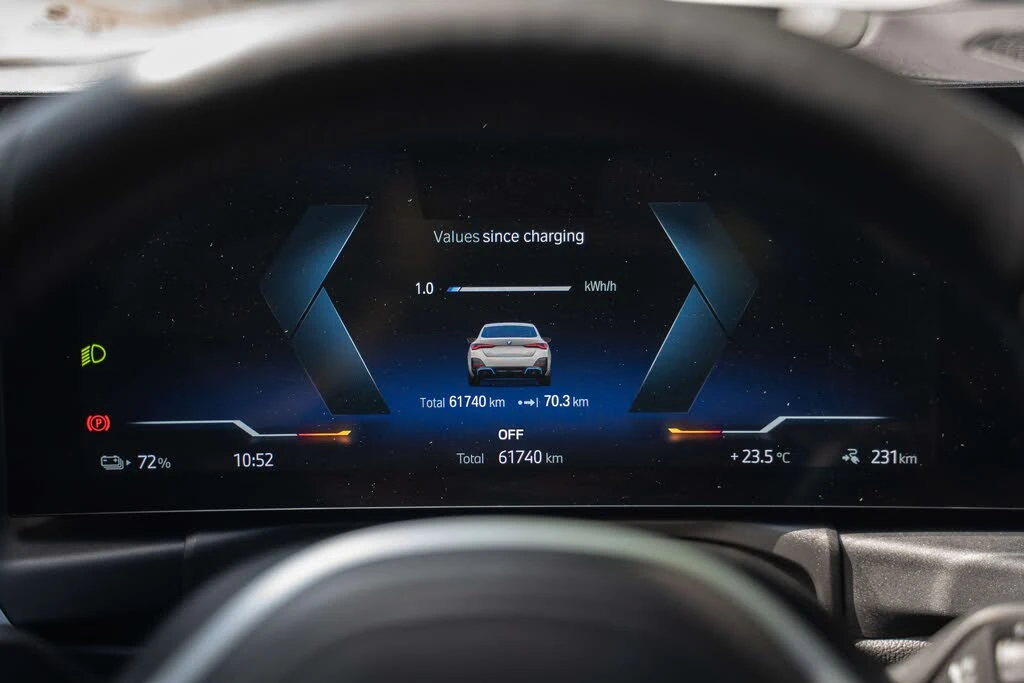 BMW i4 HEADS UP | 360 | H&K| AMBIENT | Mobile.bg � ����������� 10