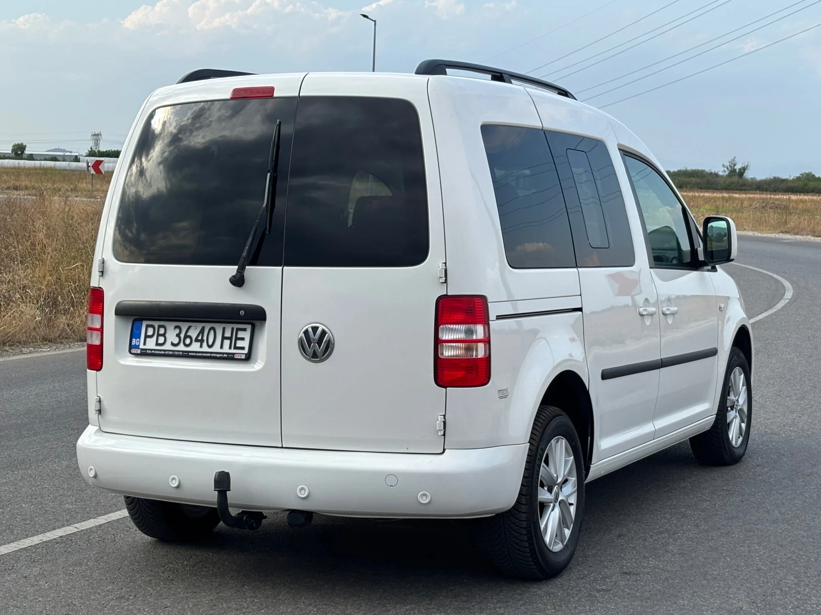 VW Caddy 1.6TDI, снимка 4 - Автомобили и джипове - 55957751