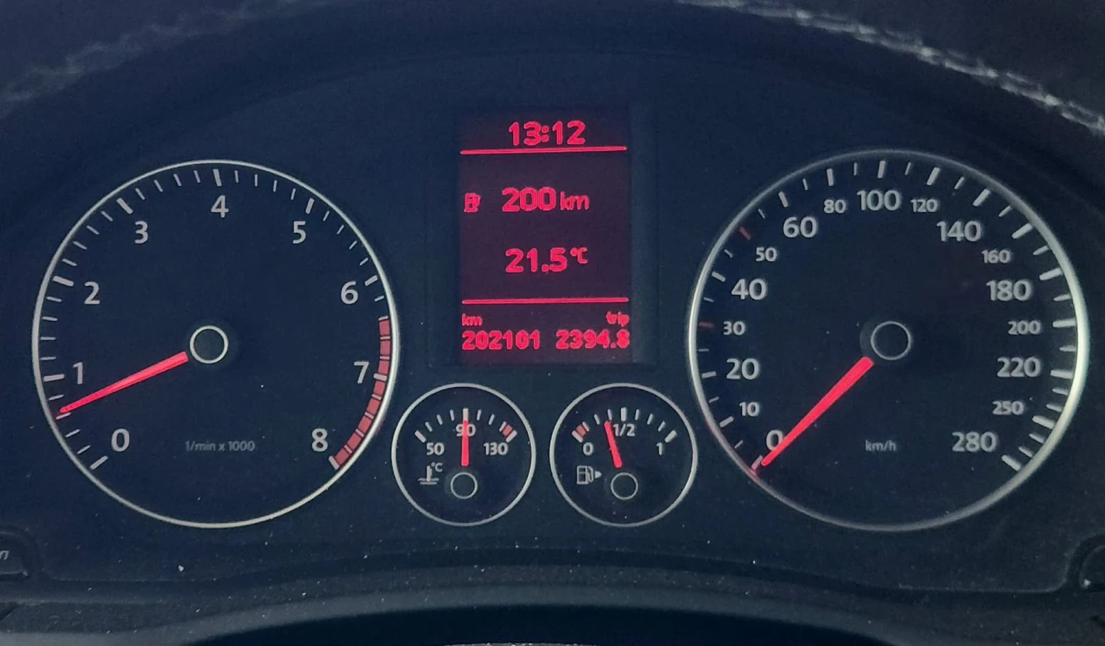 VW Scirocco 1.4tsi, снимка 11 - Автомобили и джипове - 56241757