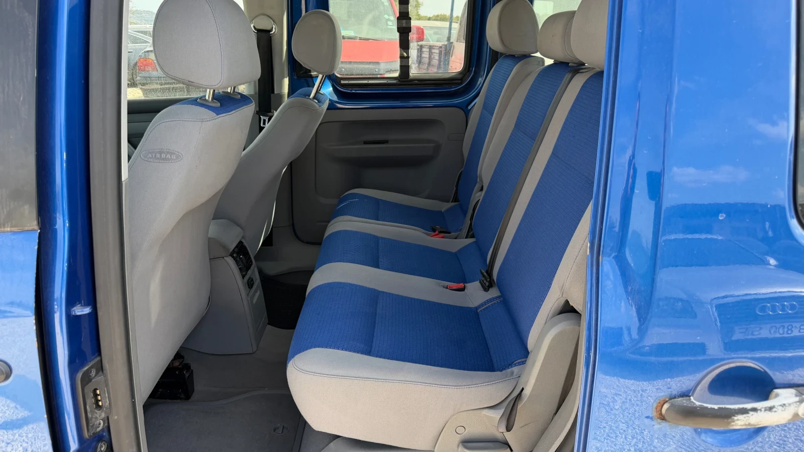 VW Caddy LIVE 4+ 1 , снимка 10 - Автомобили и джипове - 56480454