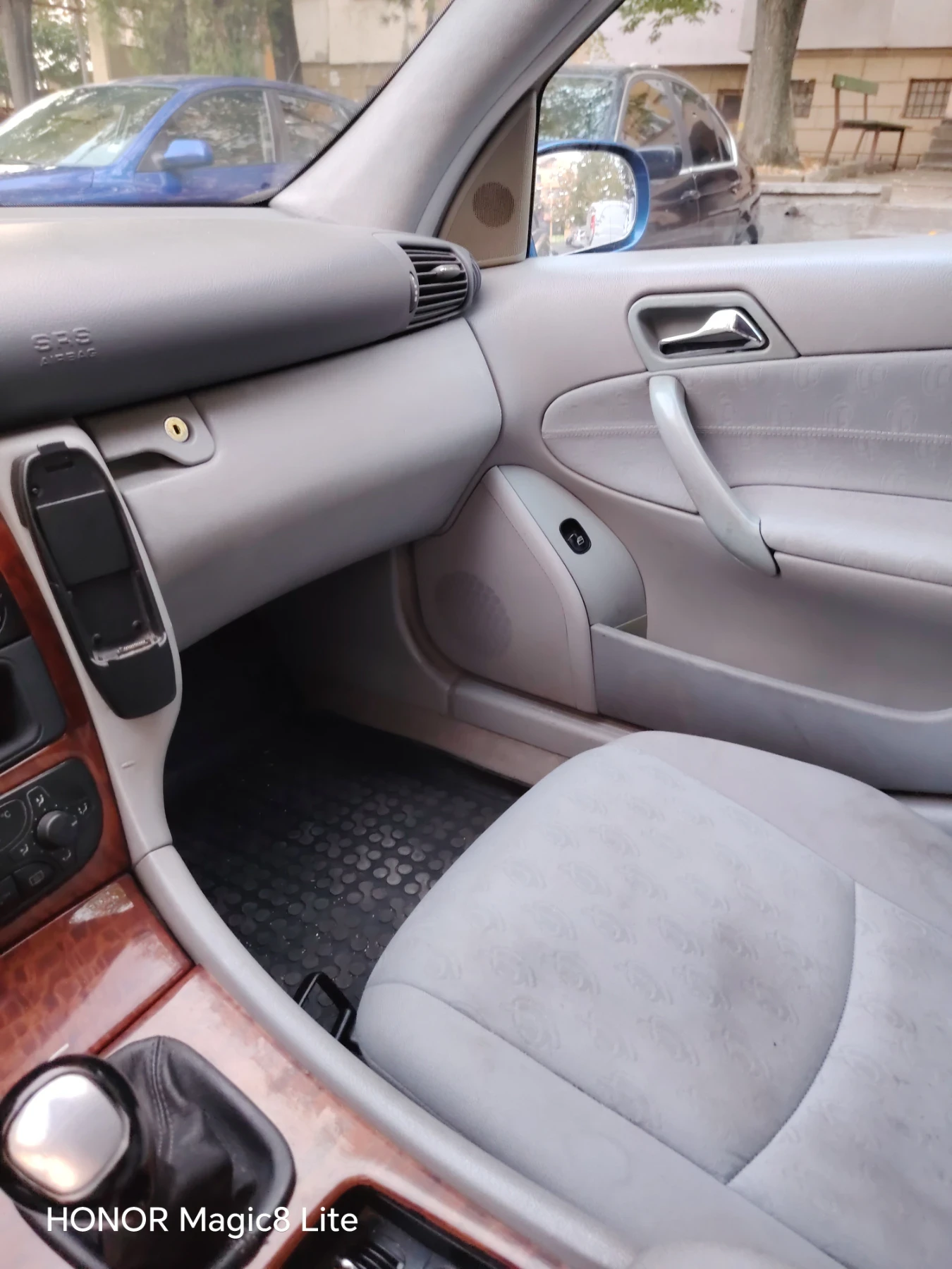 Mercedes-Benz C 220, снимка 8 - Автомобили и джипове - 56646088