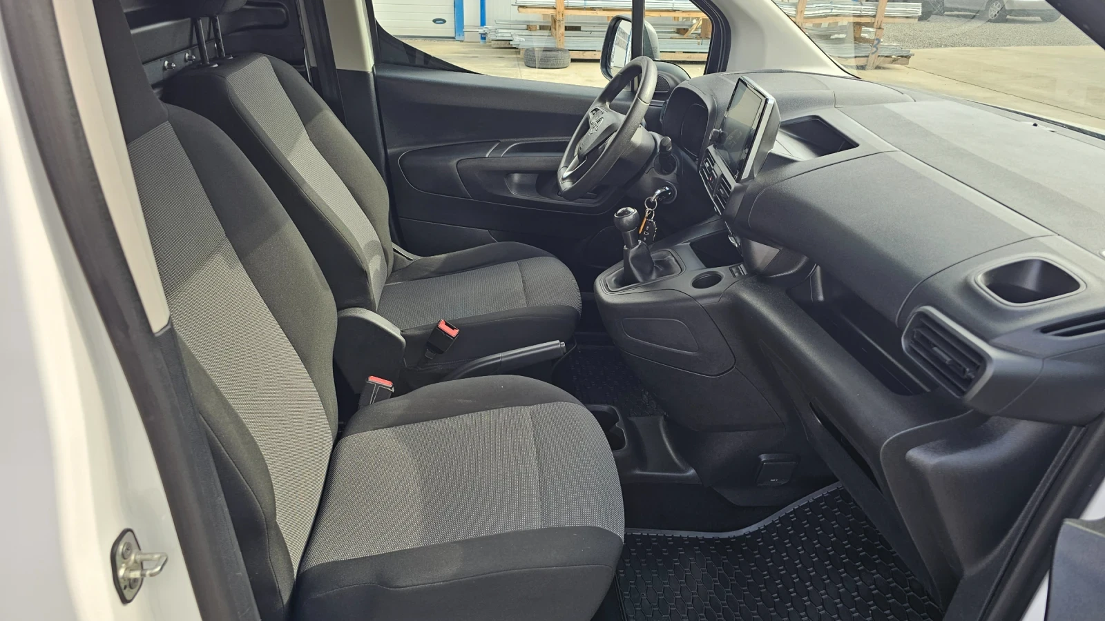 Opel Combo 1.5 diesel , снимка 7 - Автомобили и джипове - 56730481