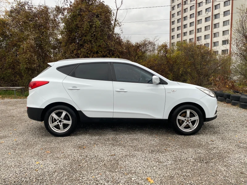 Hyundai IX35 2.0 CRDI, снимка 6 - Автомобили и джипове - 48359846