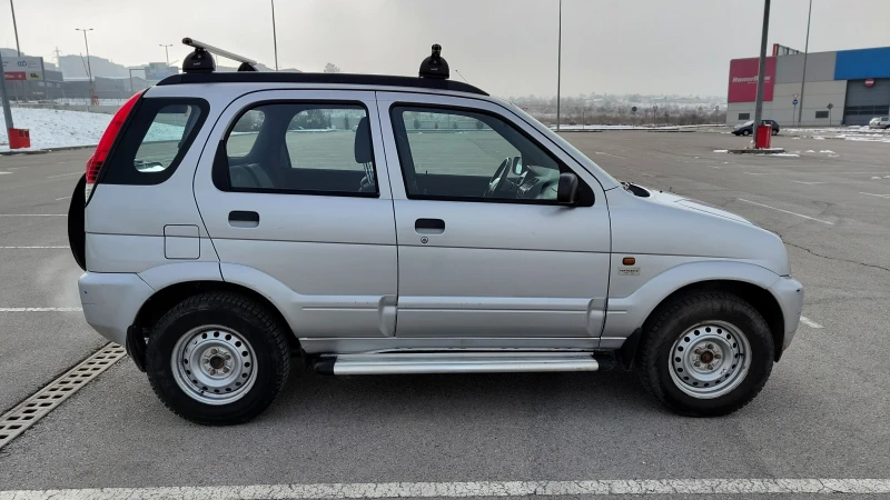 Daihatsu Terios 1.3   4x4, снимка 6 - Автомобили и джипове - 48760931