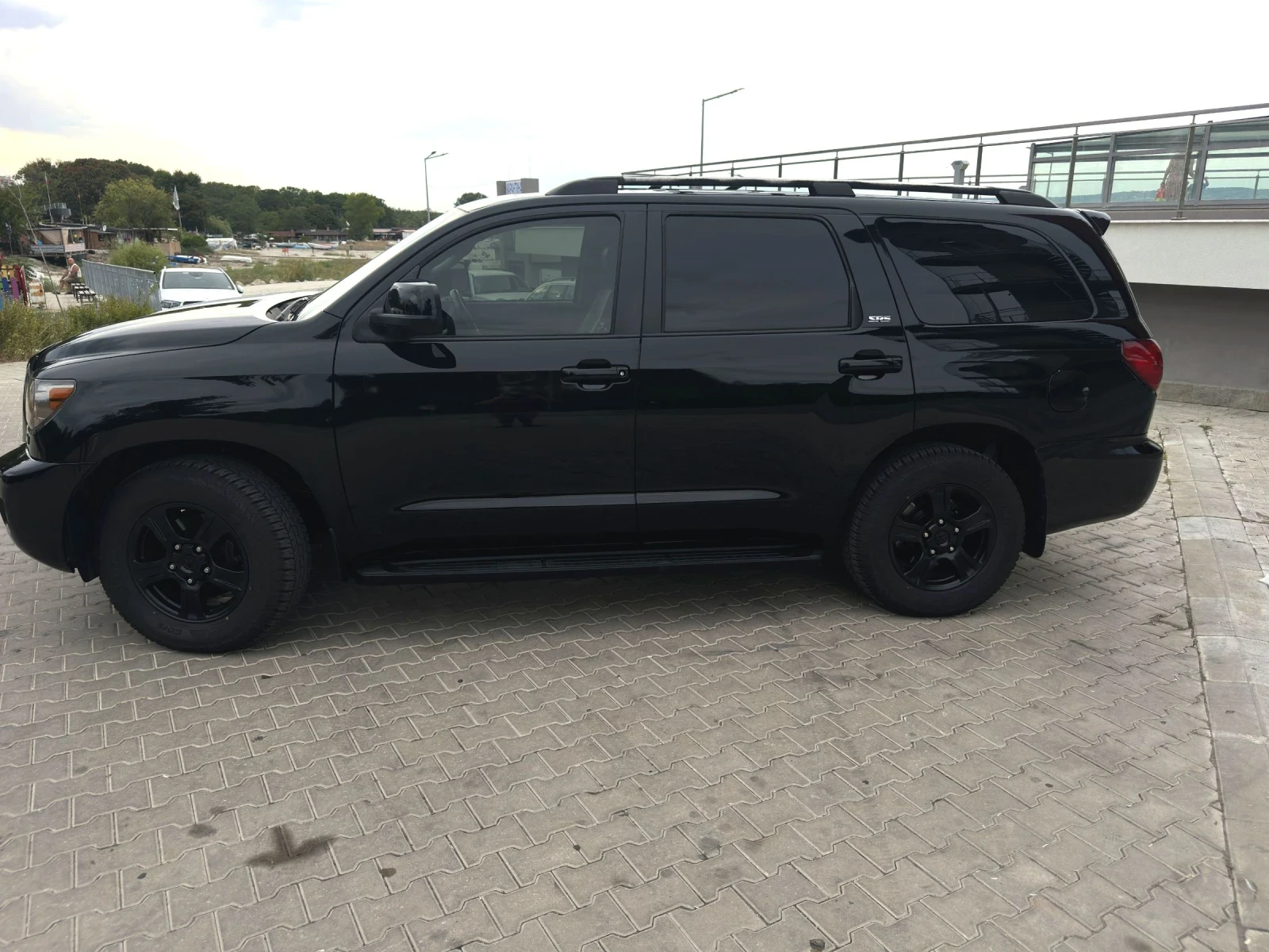 Toyota Sequoia  - изображение 4