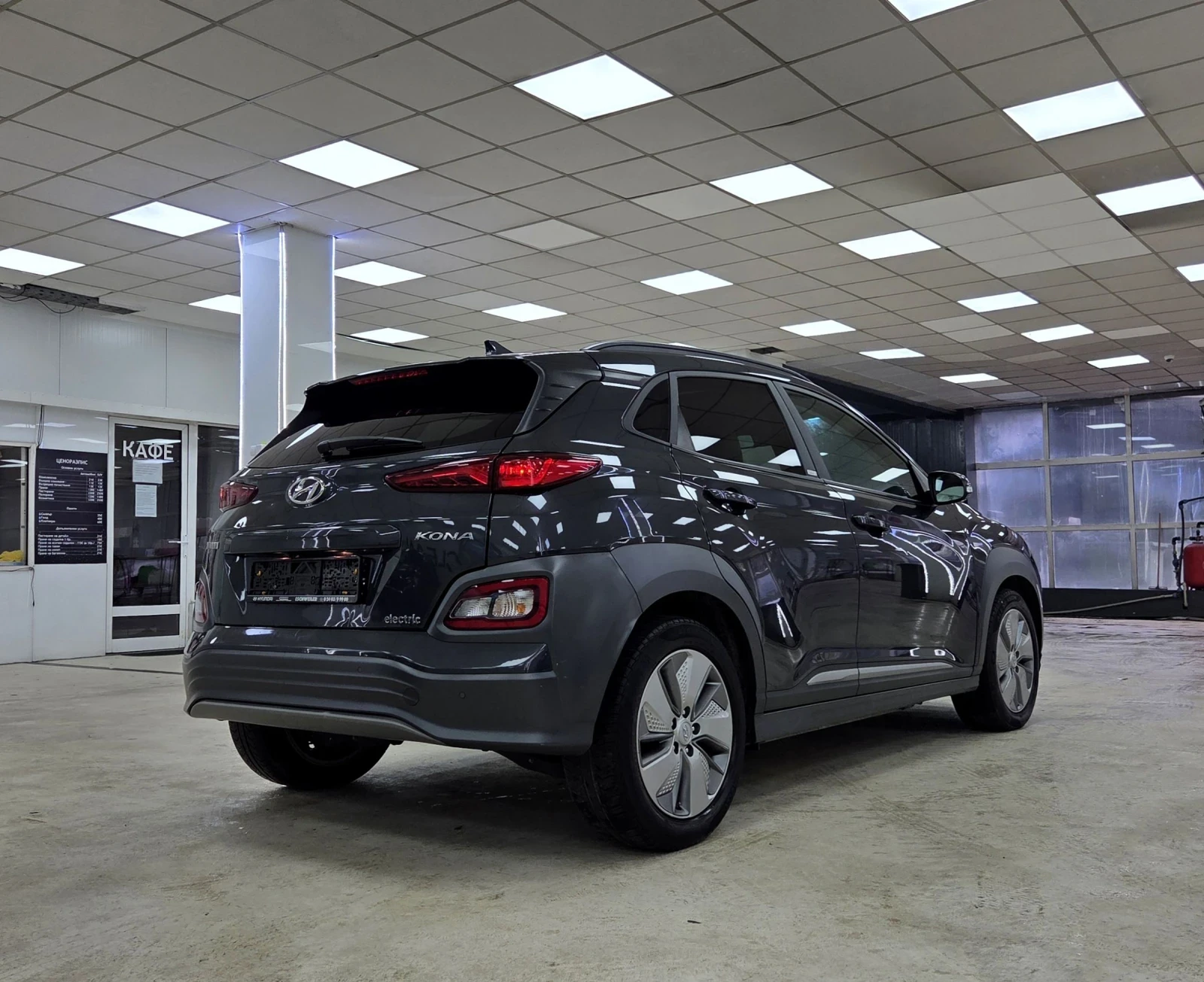 Hyundai Kona 64KWh/Premium/Шибидах/Blue Link, снимка 3 - Автомобили и джипове - 54258939