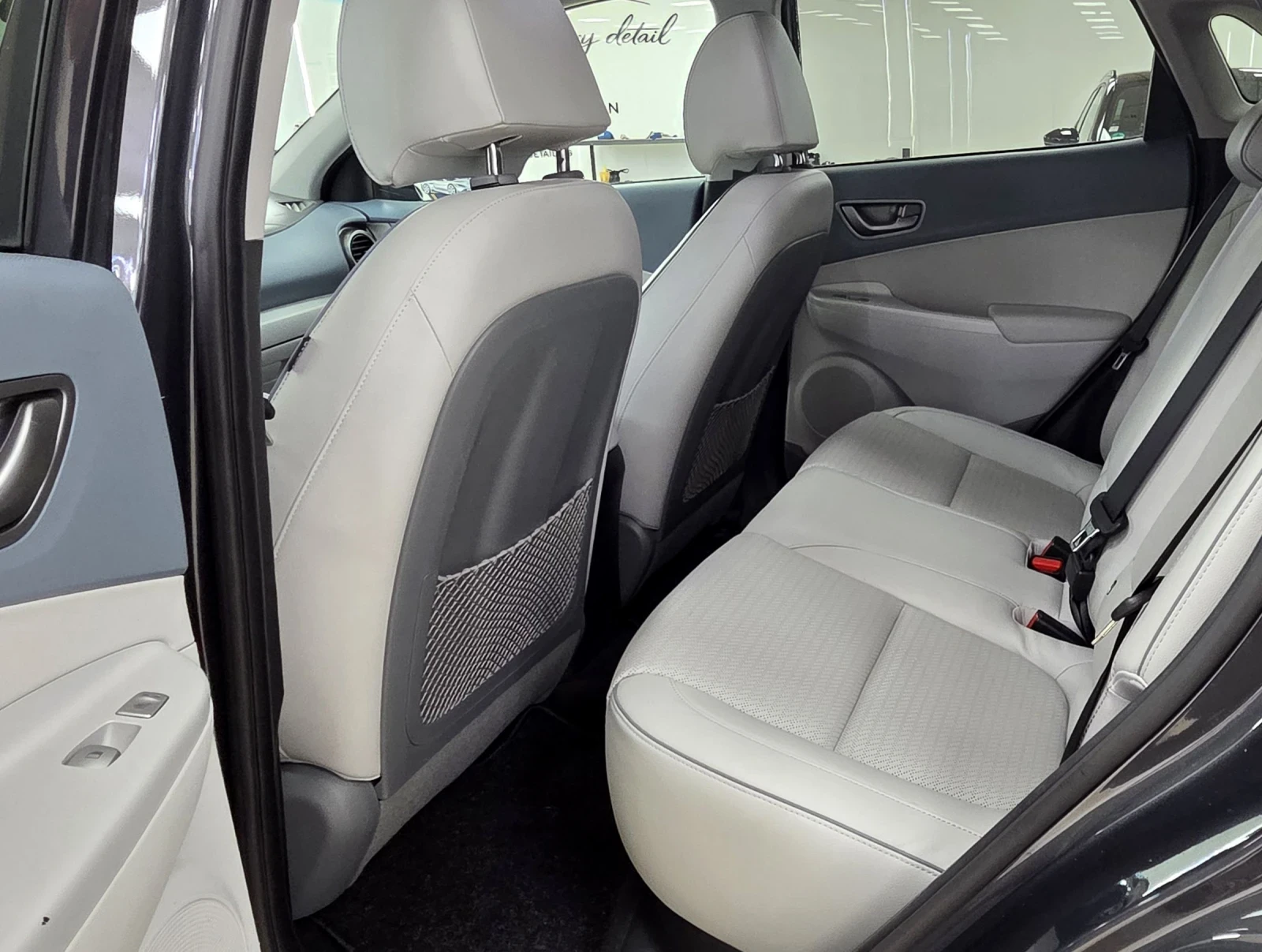 Hyundai Kona 64KWh/Premium/Шибидах/Blue Link, снимка 9 - Автомобили и джипове - 54258939