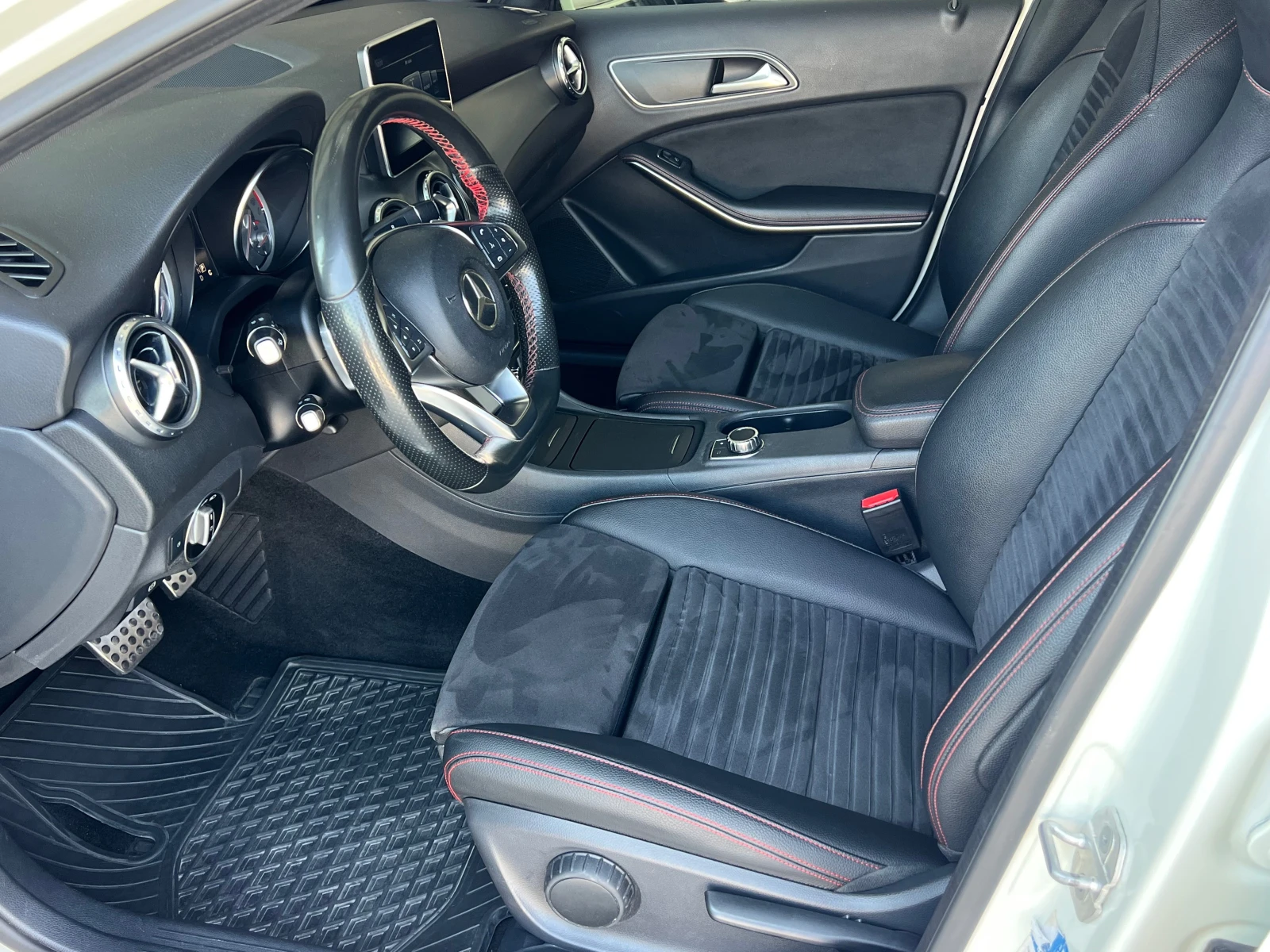 Mercedes-Benz GLA 200d, AMG LINE-ПЪЛНА СЕРВИЗНА ИСТОРИЯ, снимка 9 - Автомобили и джипове - 55010121