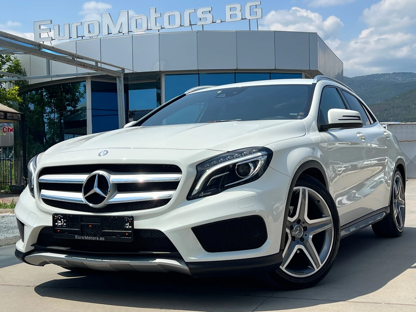 Mercedes-Benz GLA 200d, AMG LINE-ПЪЛНА СЕРВИЗНА ИСТОРИЯ