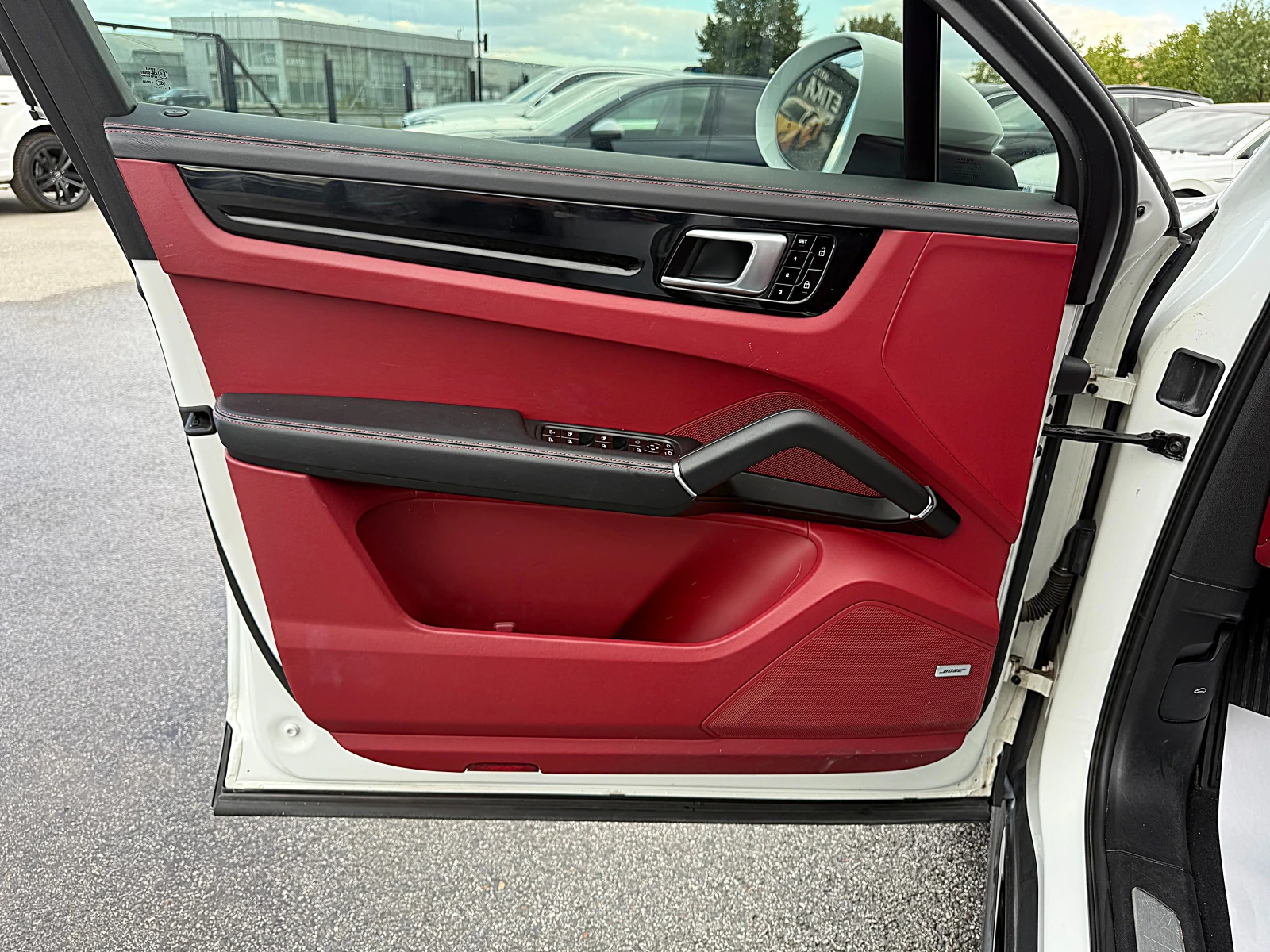 Porsche Cayenne Turbo S Paket-Chromo-Panorama-Kamera-Bose-Lazer !!, снимка 8 - Автомобили и джипове - 56251503