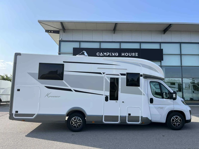 Кемпер Mobilvetta Krosser AT8 Зимна версия АВТОМАТИК* ДВОЕН ПОД, снимка 13 - Каравани и кемпери - 51798307