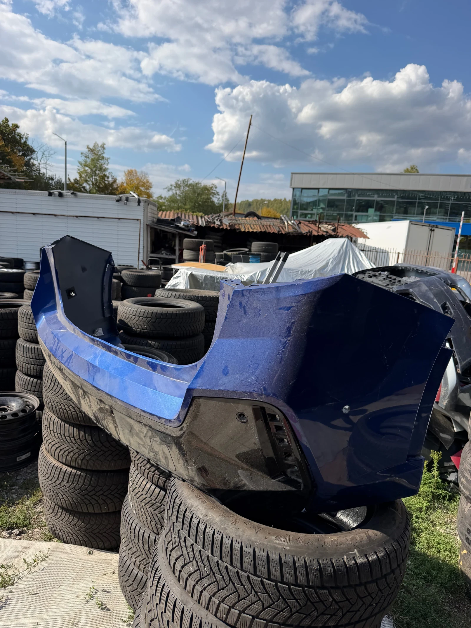 Задна броня BMW X1 U11, снимка 2 - Части - 56440191