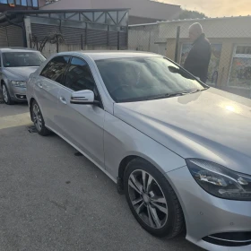 Mercedes-Benz E 220, снимка 3