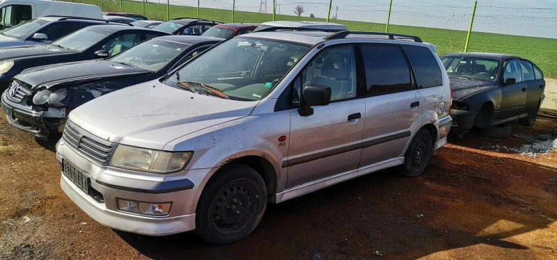 Mitsubishi Space wagon 2.4, снимка 3 - Автомобили и джипове - 44509712