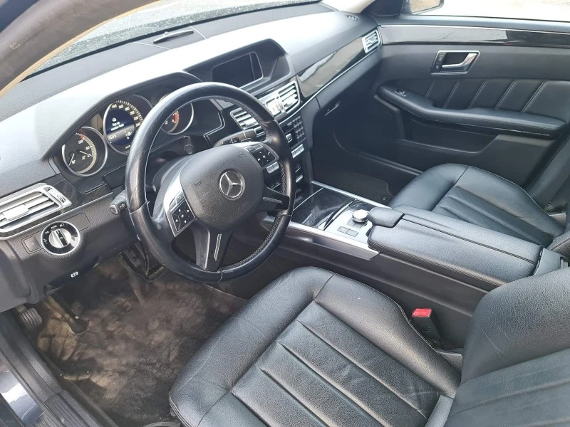 Mercedes-Benz E 200 БЕНЗИН 2.0TURBO, снимка 12 - Автомобили и джипове - 44640226