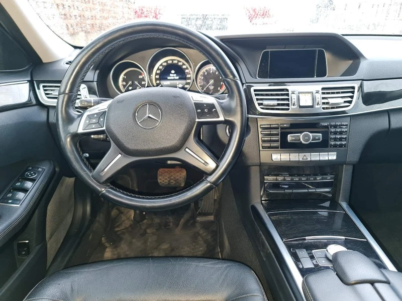 Mercedes-Benz E 200 БЕНЗИН 2.0TURBO, снимка 10 - Автомобили и джипове - 44640226