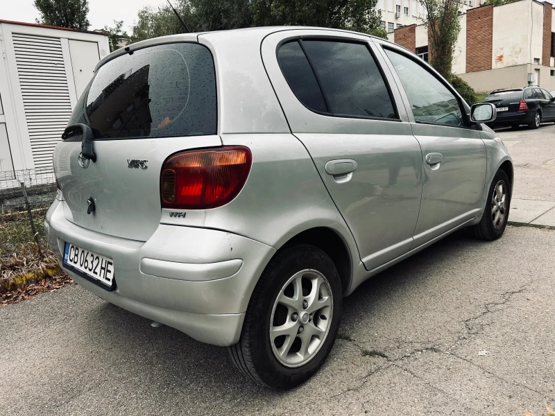 Toyota Yaris 1.3i, снимка 4 - Автомобили и джипове - 47340893