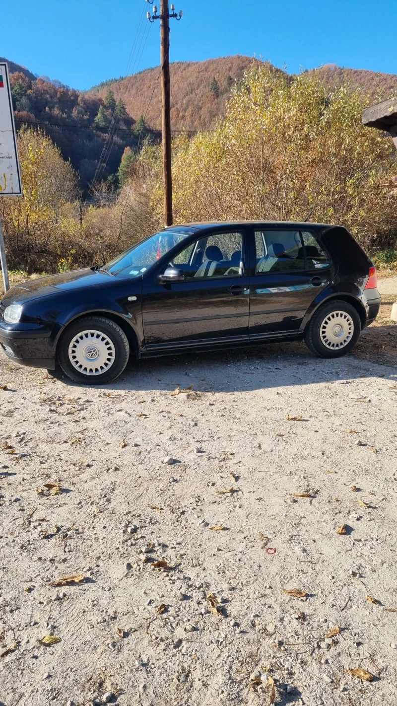 VW Golf 1.6i 16v, снимка 3 - Автомобили и джипове - 47803826