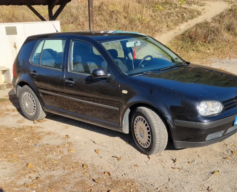 VW Golf 1.6i 16v, снимка 4 - Автомобили и джипове - 47803826