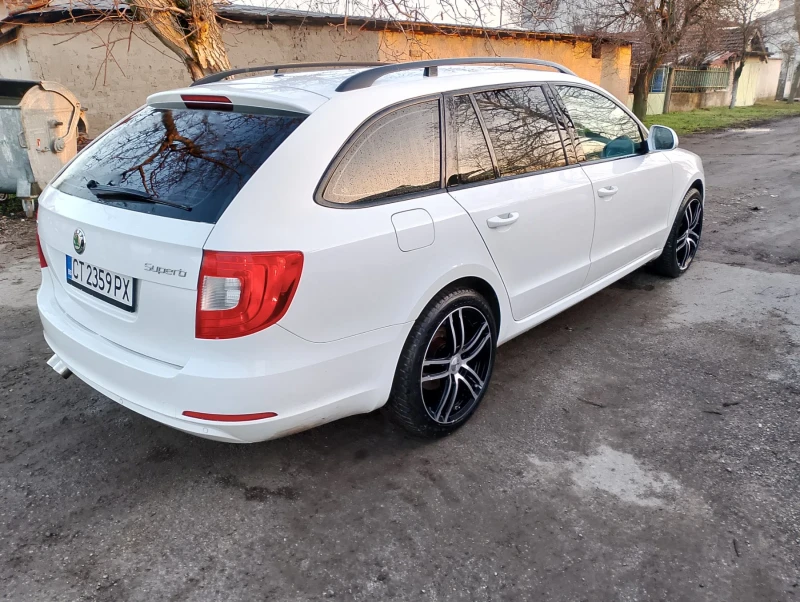 Skoda Superb, снимка 4 - Автомобили и джипове - 48731187