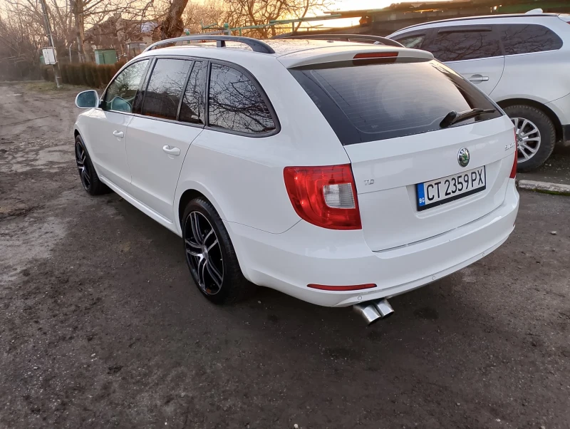 Skoda Superb, снимка 3 - Автомобили и джипове - 48731187