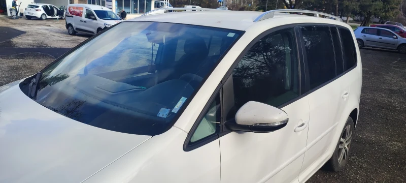 VW Touran, снимка 12 - Автомобили и джипове - 52550843