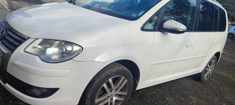 VW Touran, снимка 16 - Автомобили и джипове - 52550843