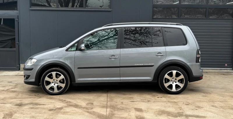 VW Touran 2.0TDI 170к.с CROSS, снимка 10 - Автомобили и джипове - 53481445