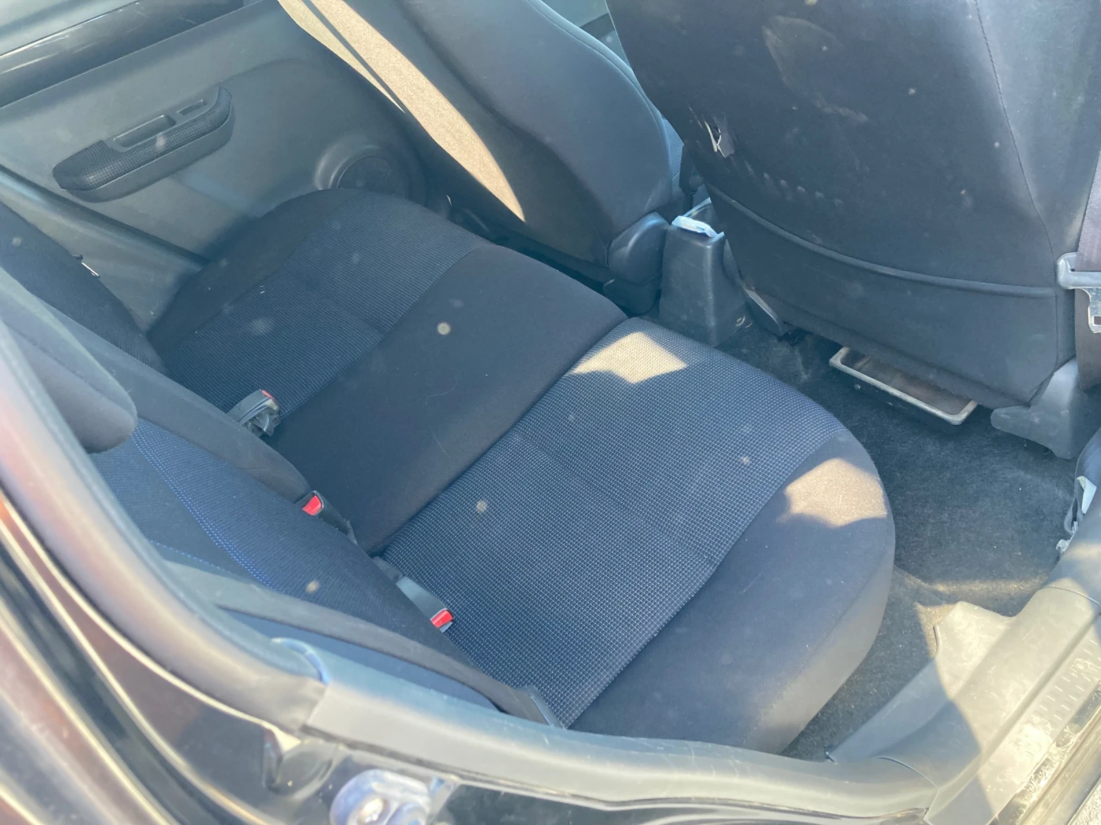 Suzuki Swift 1.3 KLIMA, снимка 7 - Автомобили и джипове - 46875851