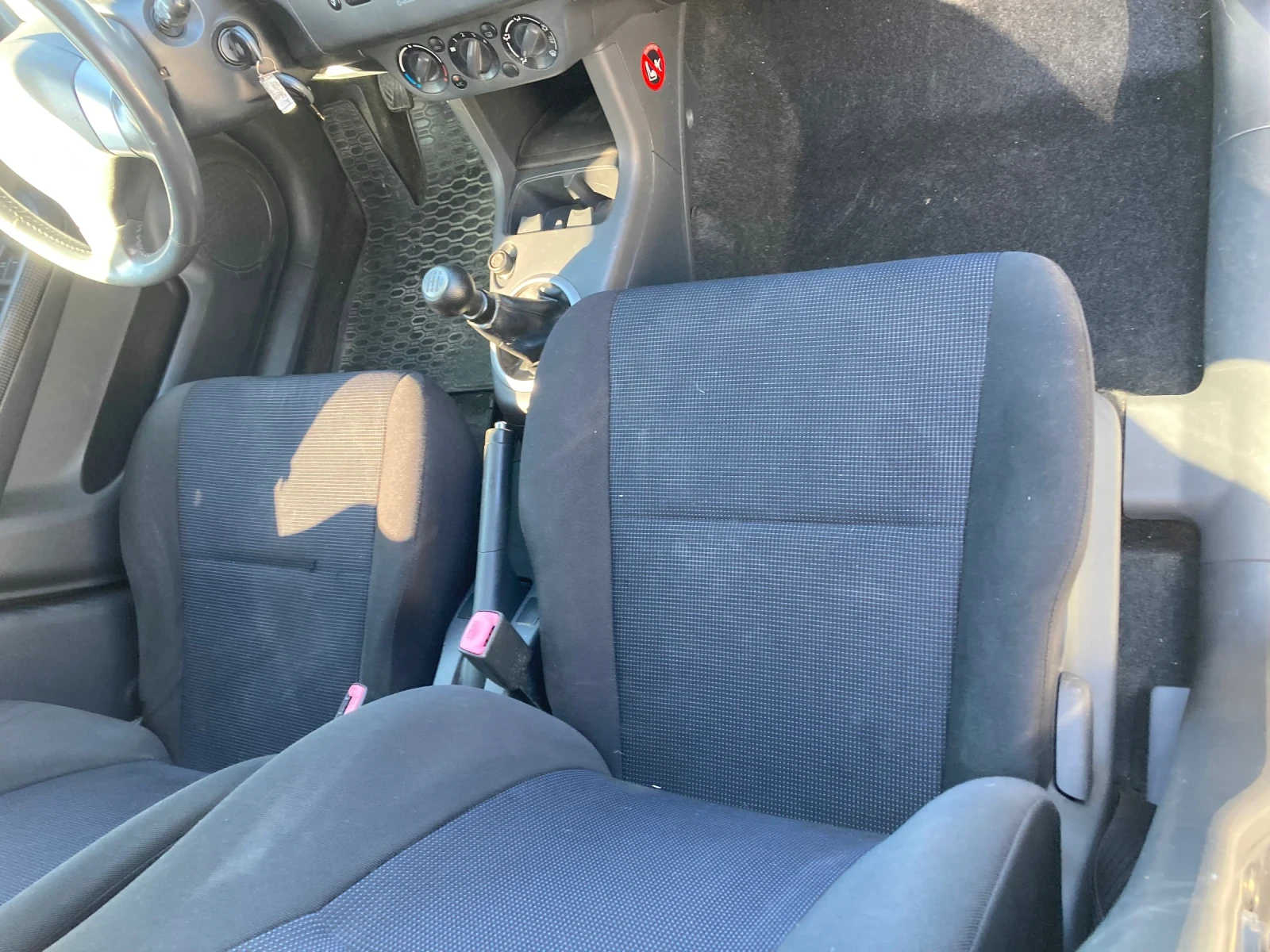 Suzuki Swift 1.3 KLIMA, снимка 8 - Автомобили и джипове - 46875851