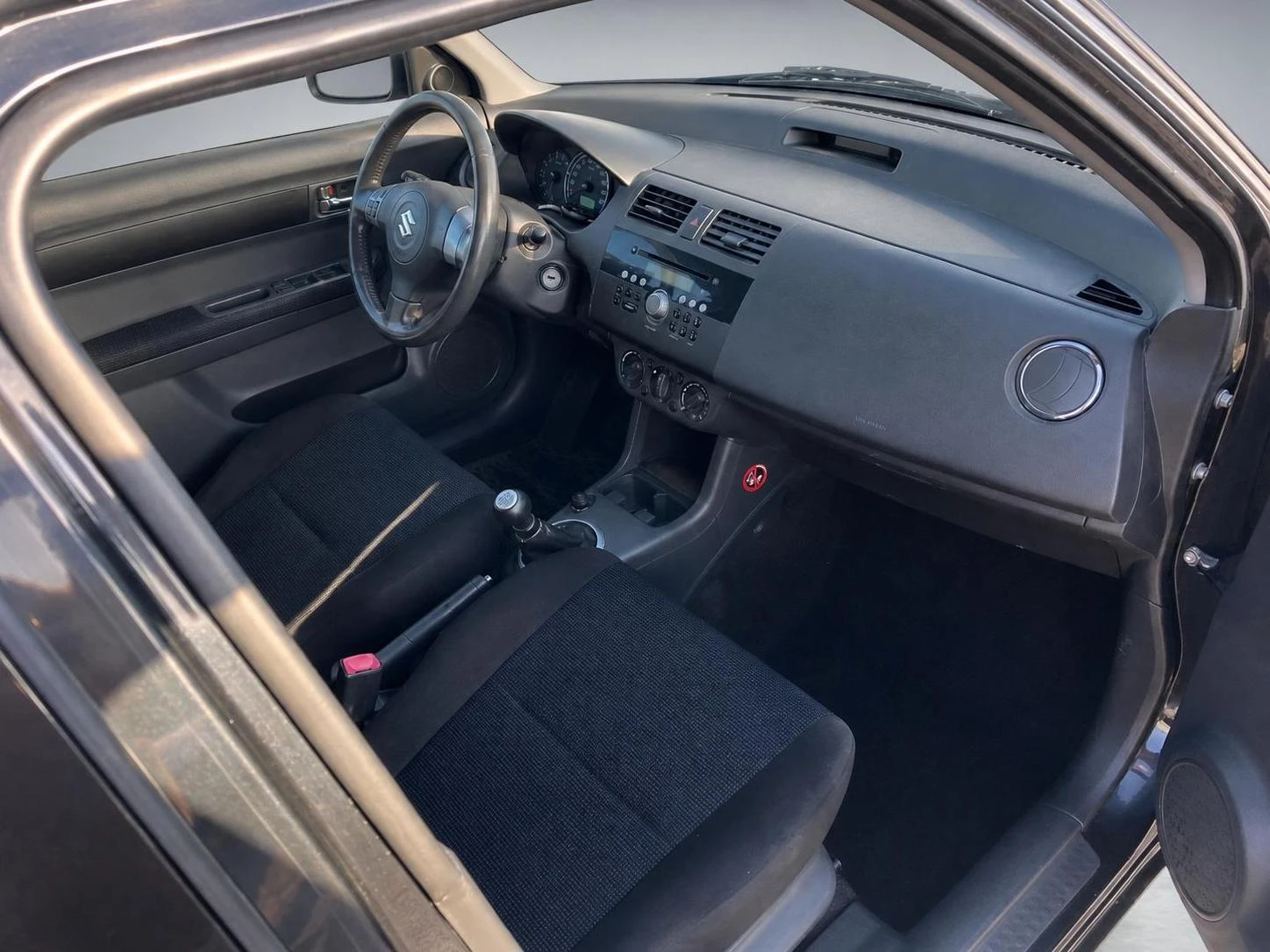 Suzuki Swift 1.3 KLIMA | Mobile.bg � ����������� 8