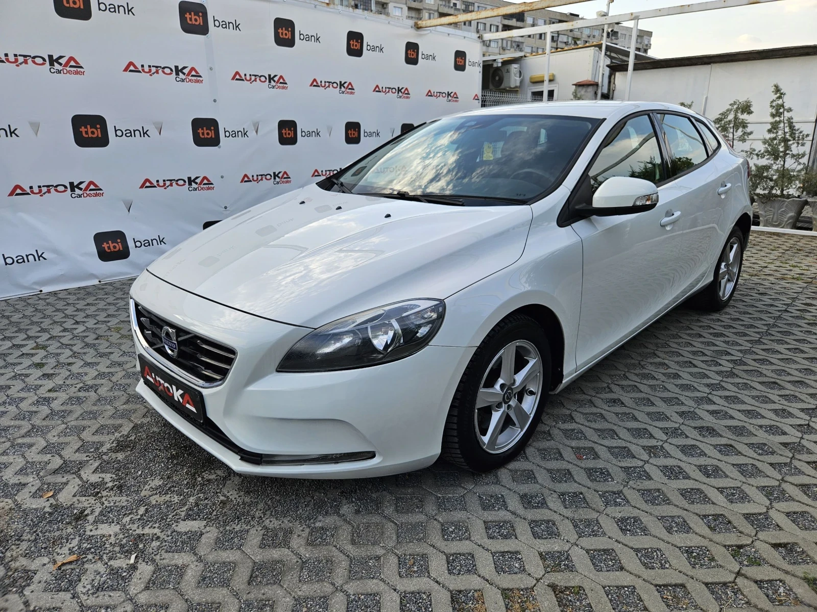 Volvo V40 1.6D-114kc= АВТОМАТ= АВТОПИЛОТ= КЛИМАТРОНИК= 2015г - изображение 6
