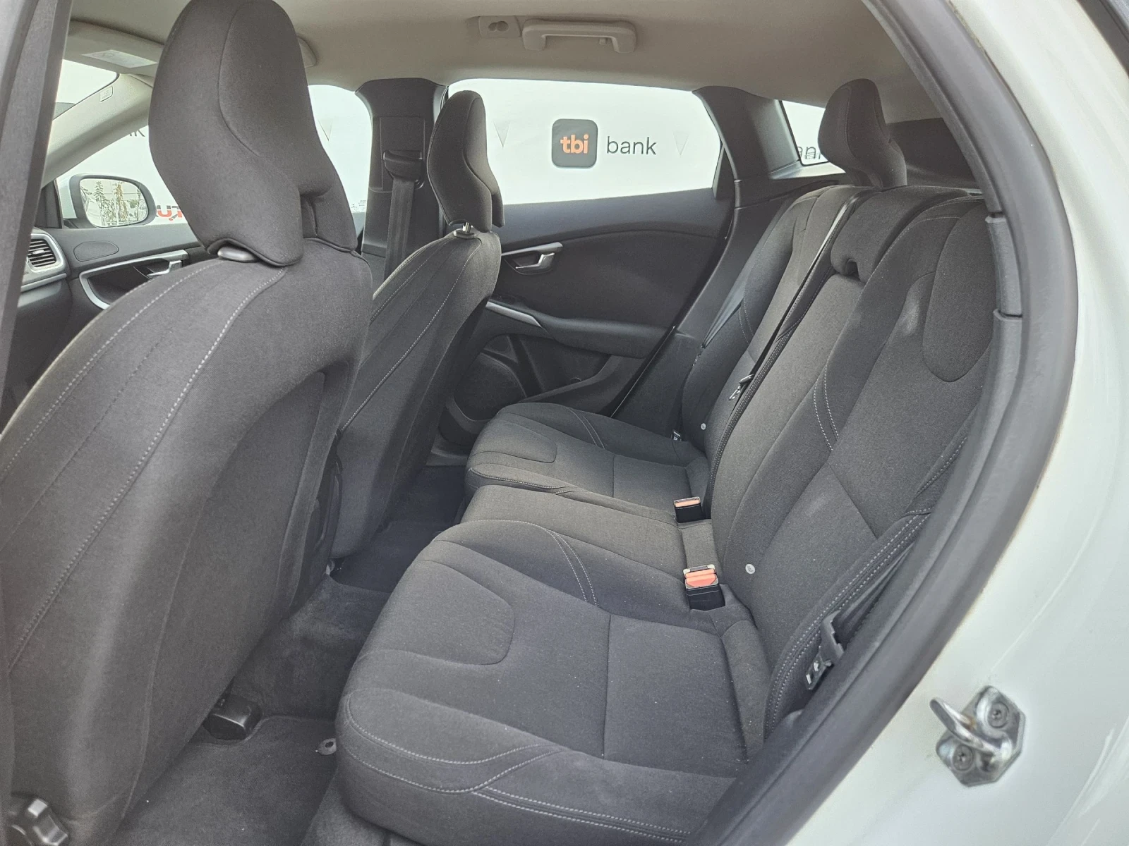 Volvo V40 1.6D-114kc= АВТОМАТ= АВТОПИЛОТ= КЛИМАТРОНИК= 2015г - изображение 9