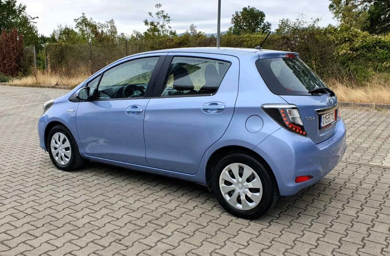 Toyota Yaris 1.5 Hybrid Lounge - изображение 6