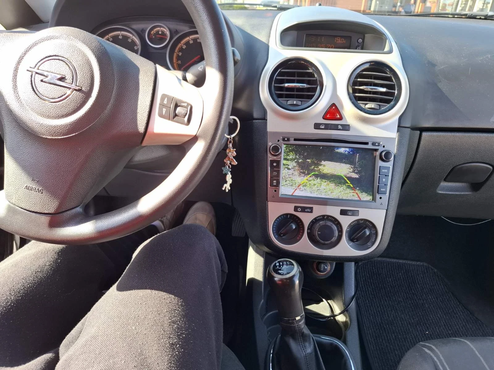 Opel Corsa 1.4  | Mobile.bg   12