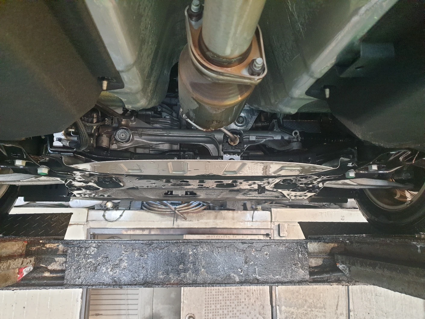 Kia K8 Гаранция, Сервиз, Резервни части Реални км - изображение 6