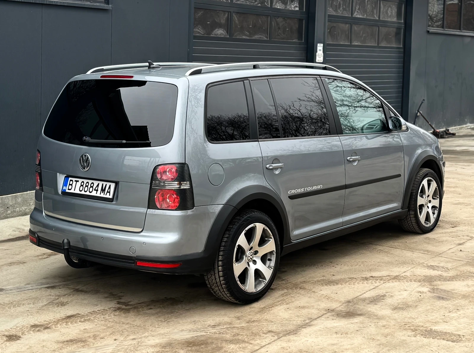 VW Touran 2.0TDI 170к.с CROSS - изображение 4