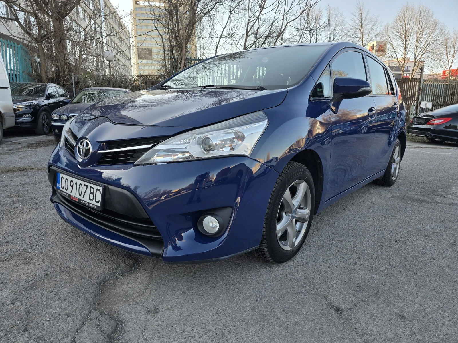 Toyota Verso 1.6 VALVE MATIC 132кс, снимка 3 - Автомобили и джипове - 53800259