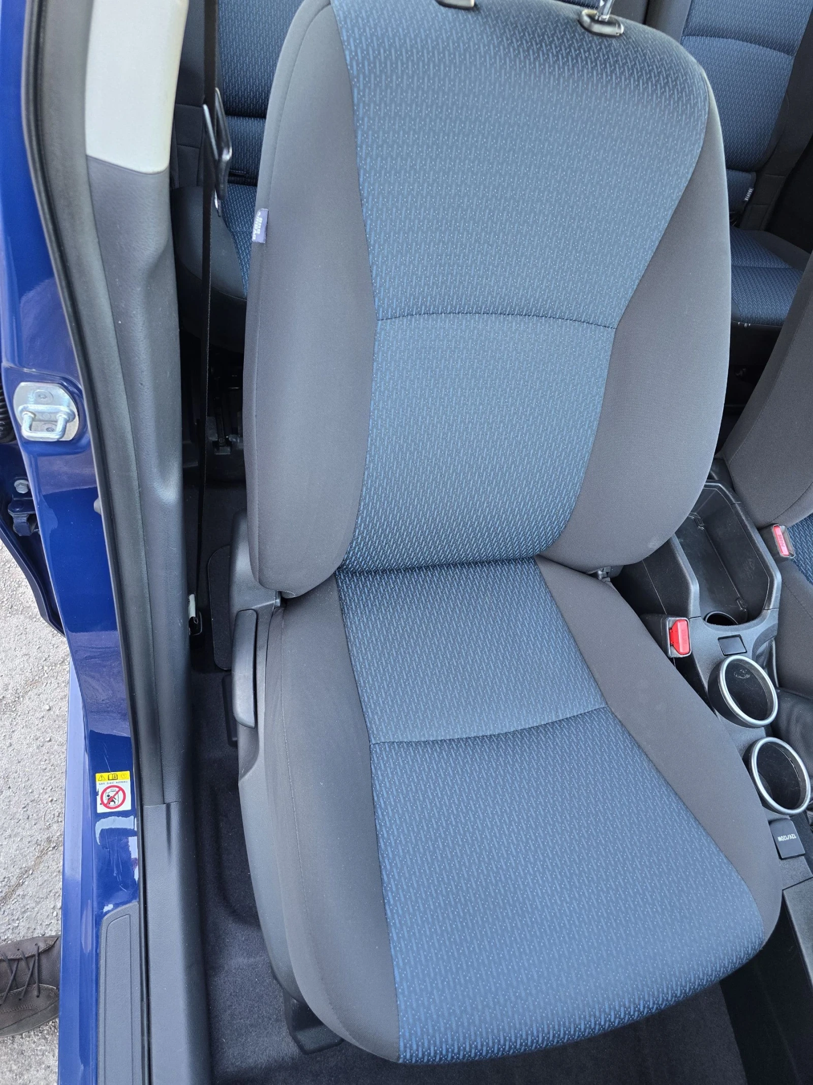 Toyota Verso 1.6 VALVE MATIC 132кс, снимка 9 - Автомобили и джипове - 53800259