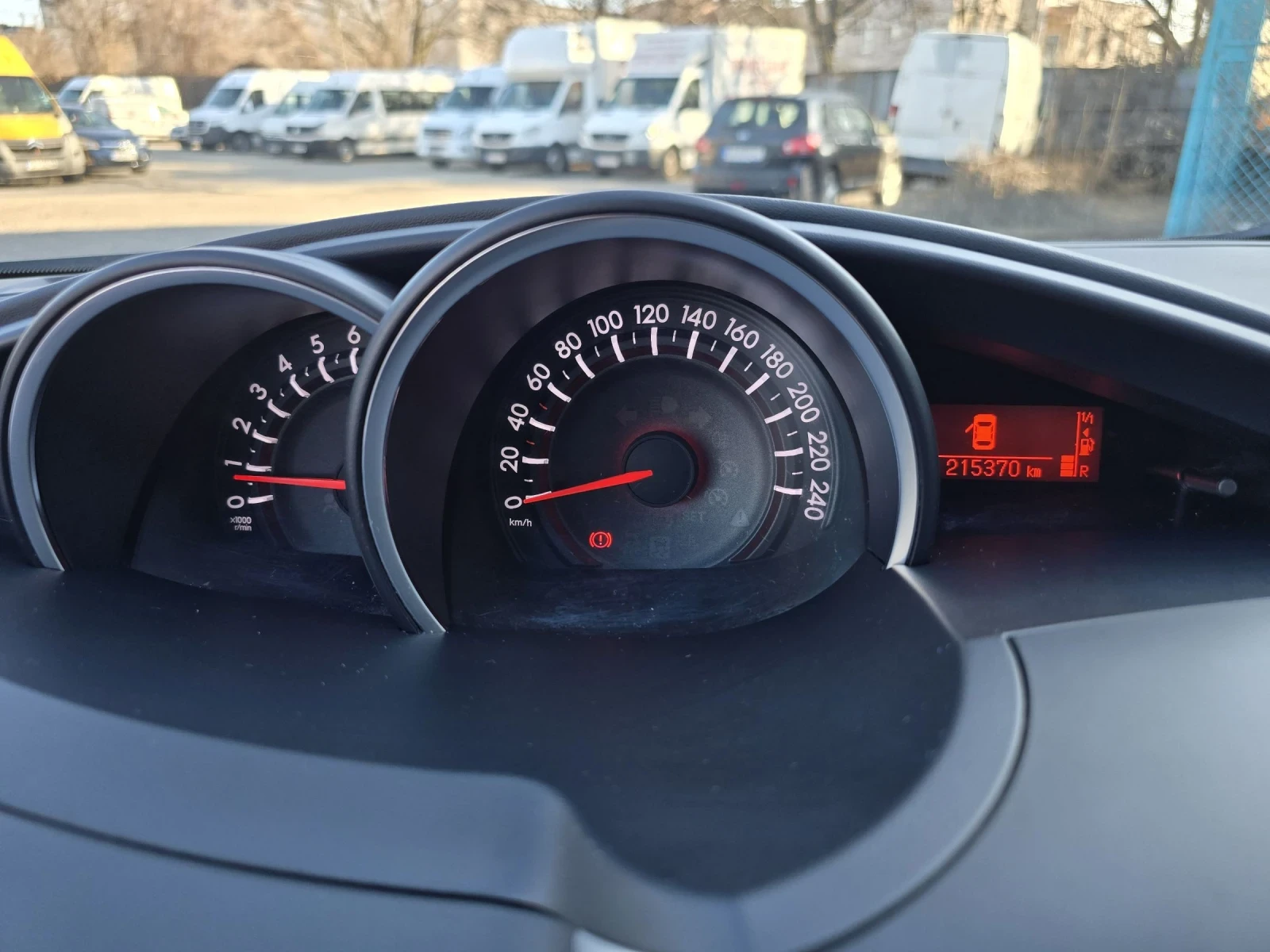 Toyota Verso 1.6 VALVE MATIC 132кс, снимка 13 - Автомобили и джипове - 53800259