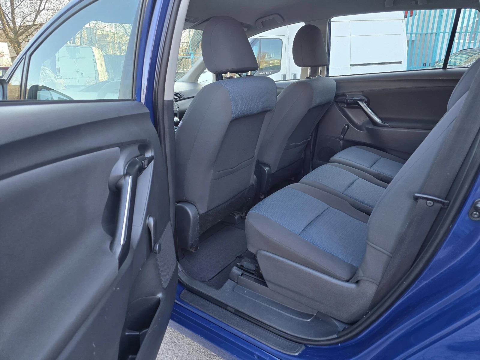 Toyota Verso 1.6 VALVE MATIC 132кс, снимка 11 - Автомобили и джипове - 53800259